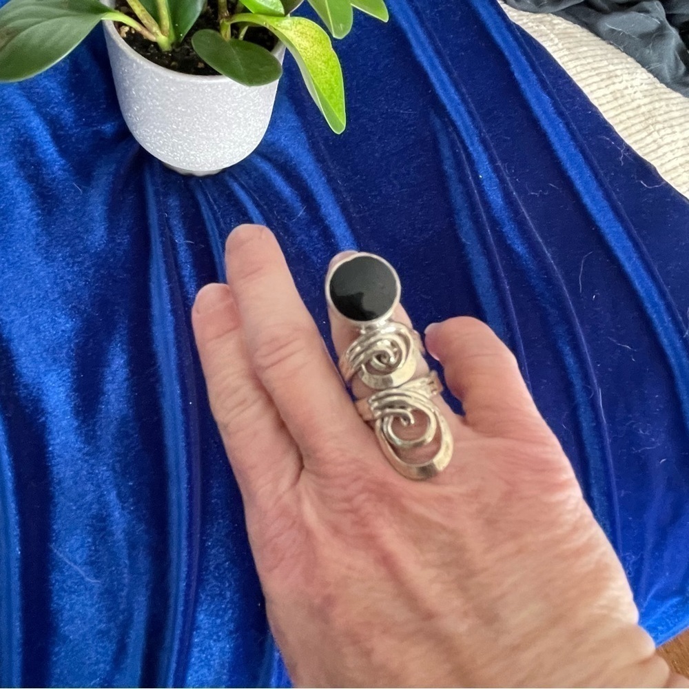 Stainless Steel ring, made w/ Oneida Fork. Crafted into a ring with black onyx. - Picture 10 of 12